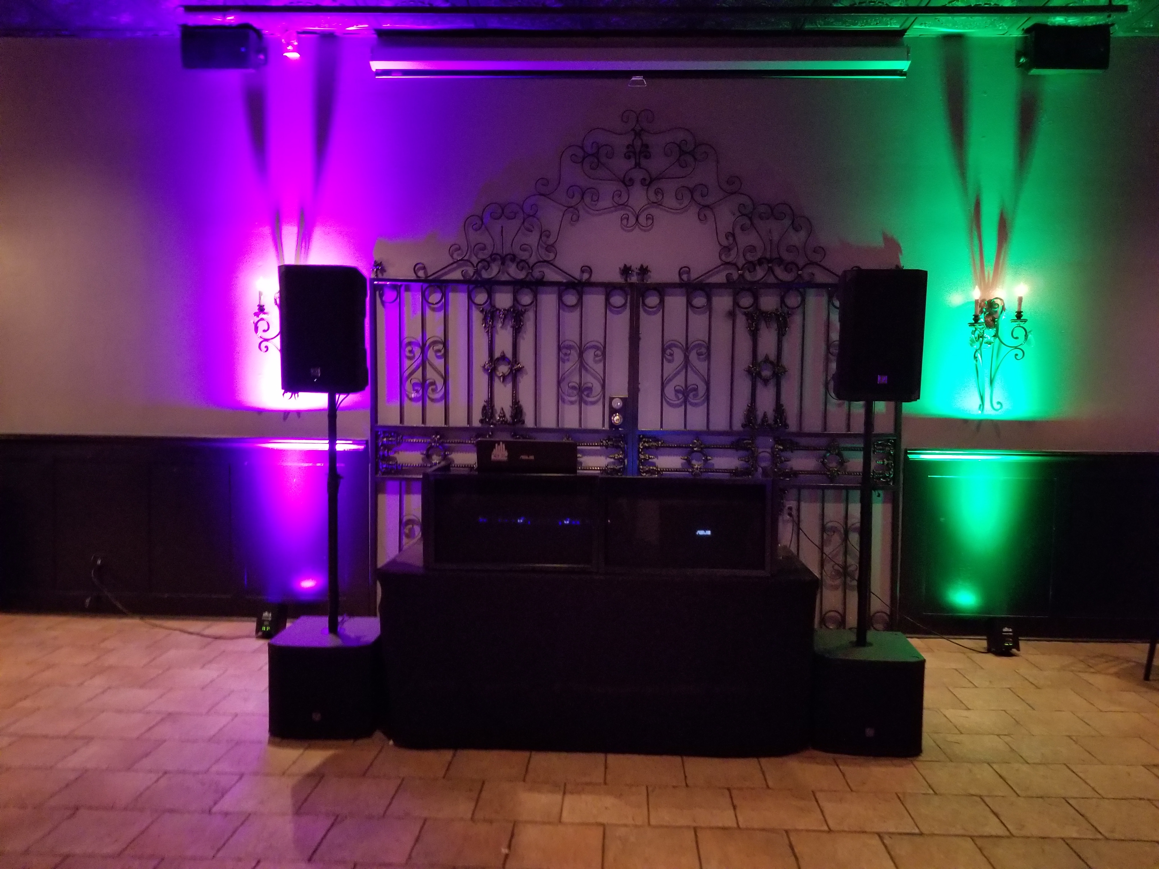 D2 Entertainment at Bourbon Vieux